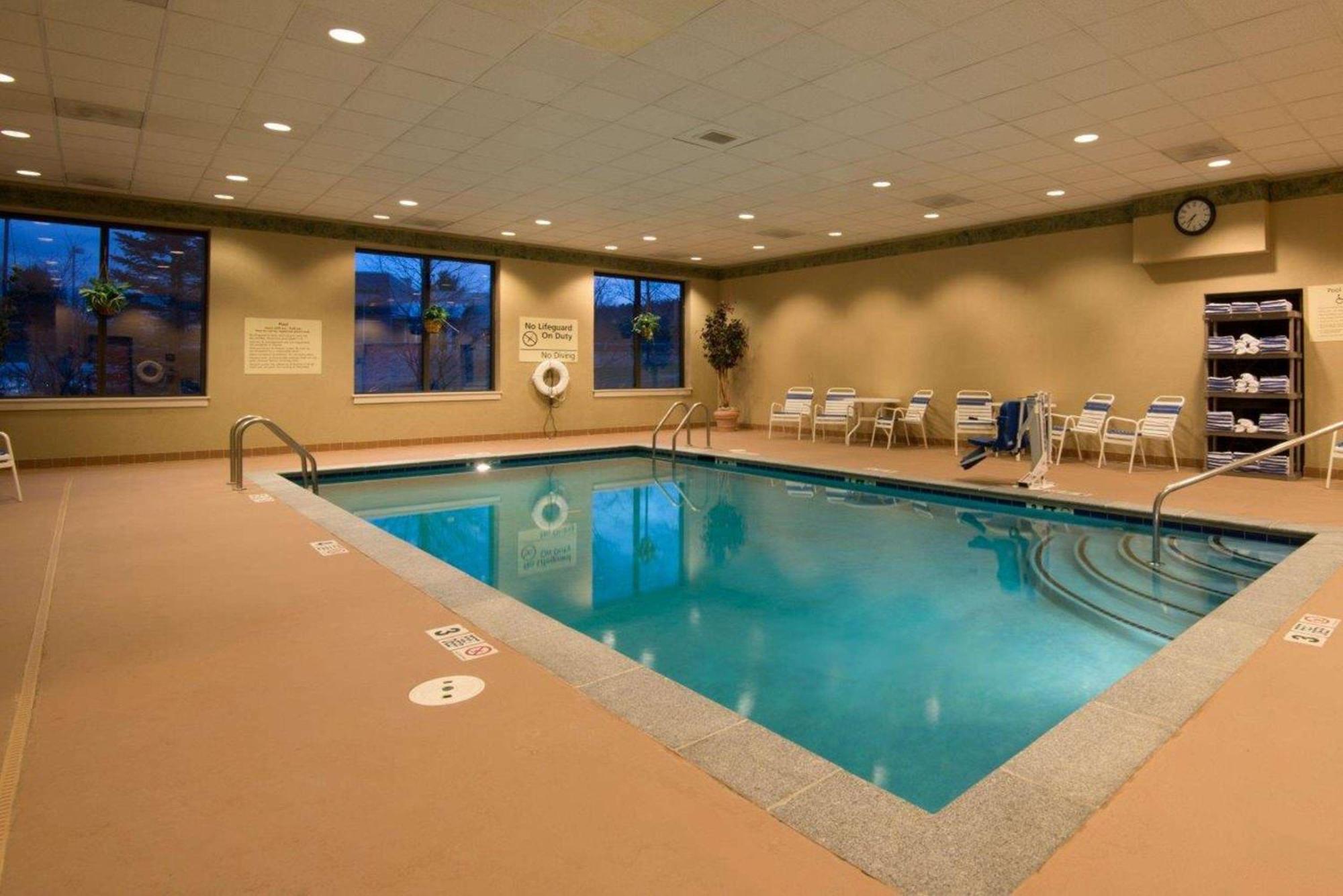 Hampton Inn Уайт-Ривер-Джанкшн Экстерьер фото