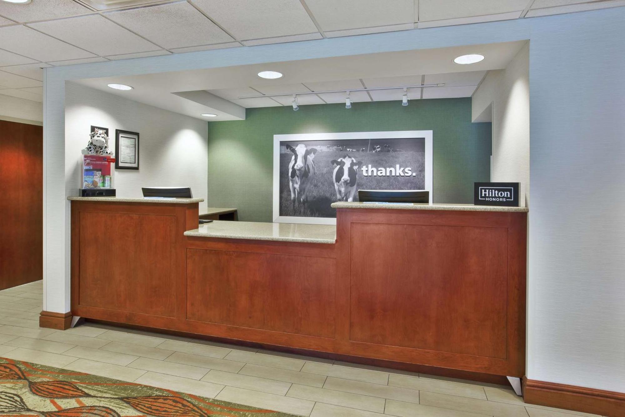 Hampton Inn Уайт-Ривер-Джанкшн Экстерьер фото